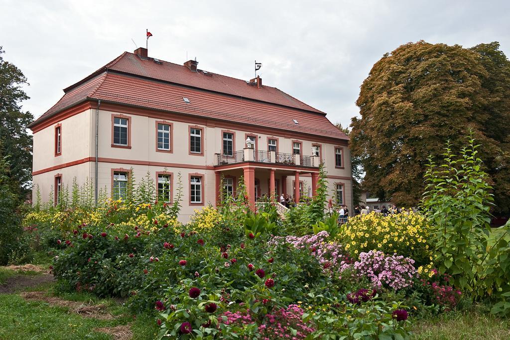 Schloss Lohm Hotel Buitenkant foto